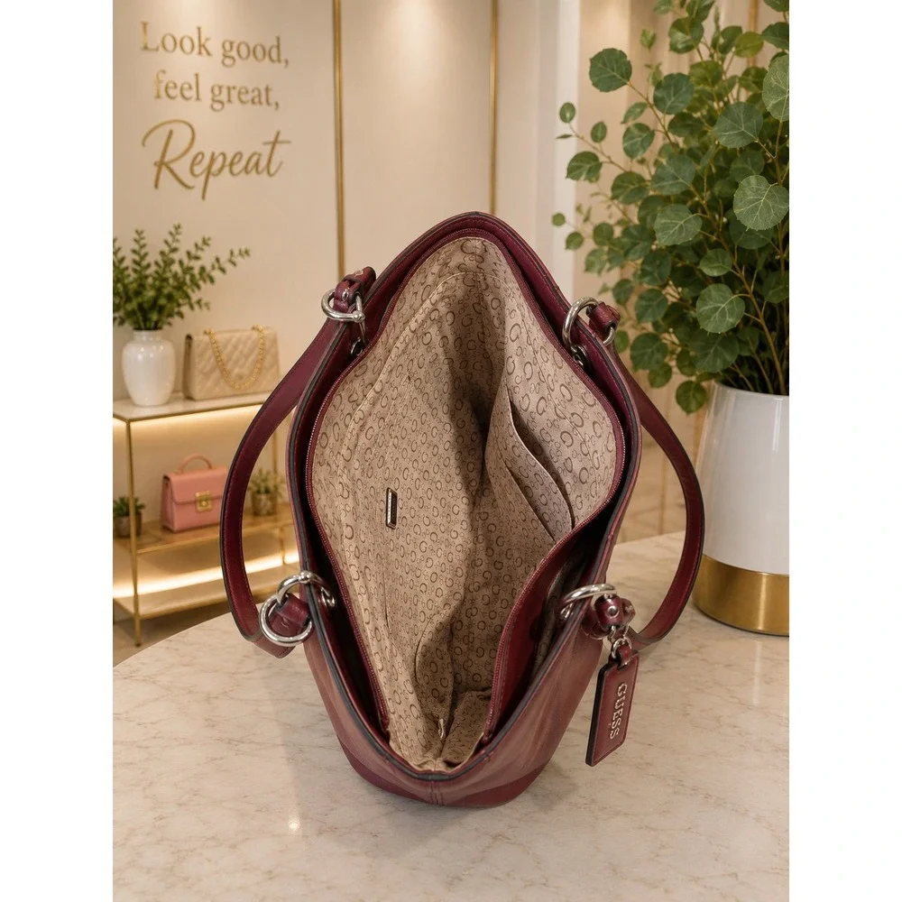 Guess quilted shoulder